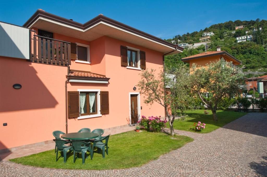Casa Martinelli Apartment Torbole Sul Garda Luaran gambar